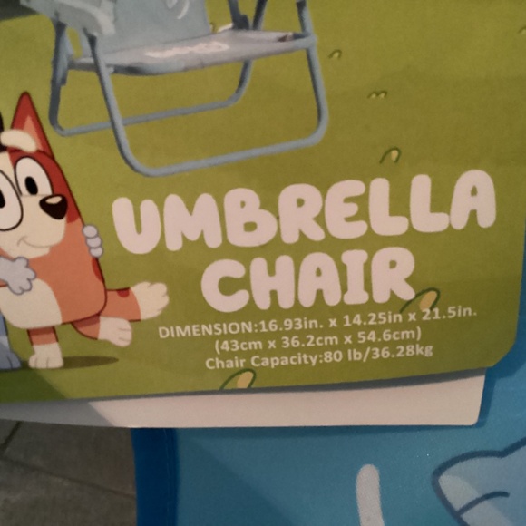 New Bluey Children’s Beach Chair and Umbrella - Picture 3 of 5